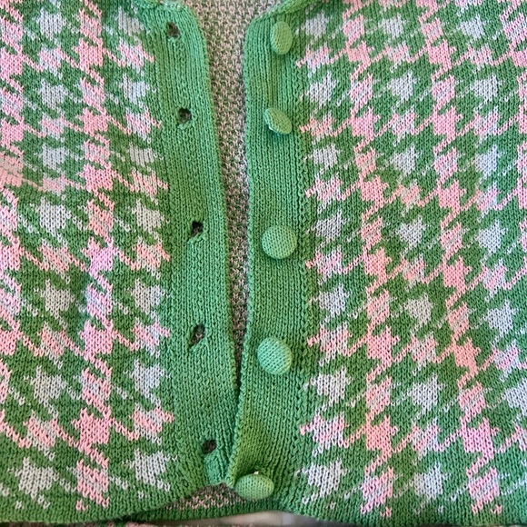 Stylish Green Houndstooth Skirt and cardigan set - Picture 4 of 6